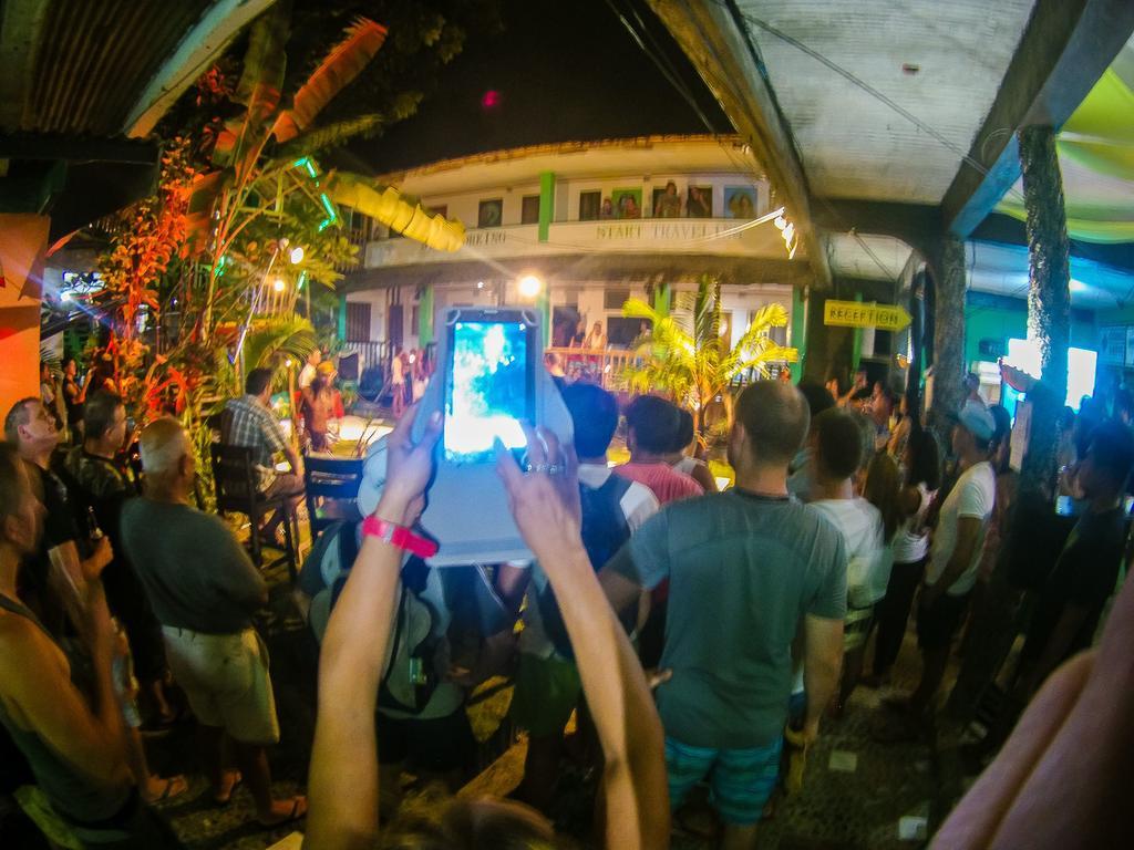 Jeepney Hostel And Kite Resort Balabag  المظهر الخارجي الصورة