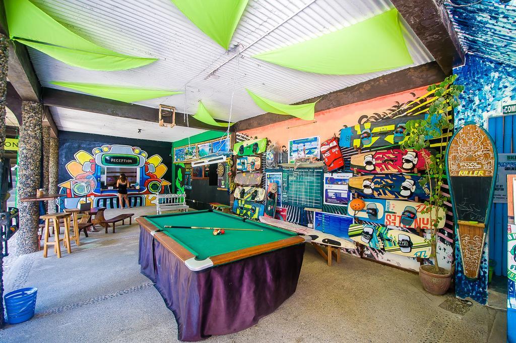Jeepney Hostel And Kite Resort Balabag  المظهر الخارجي الصورة