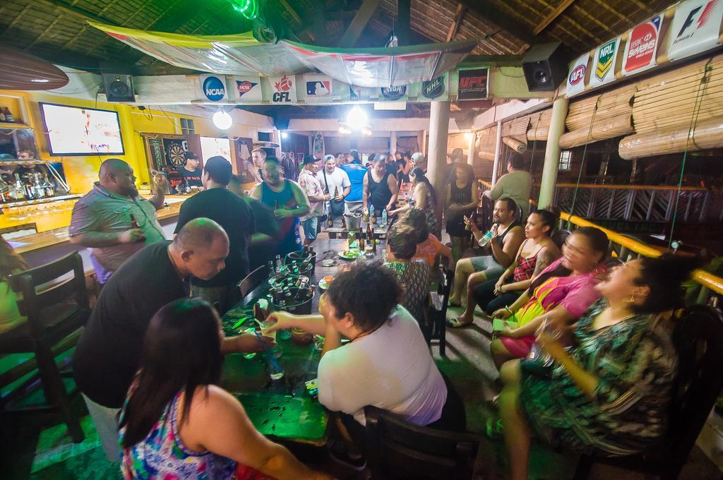 Jeepney Hostel And Kite Resort Balabag  المظهر الخارجي الصورة