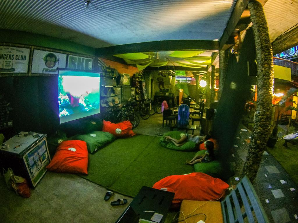 Jeepney Hostel And Kite Resort Balabag  المظهر الخارجي الصورة
