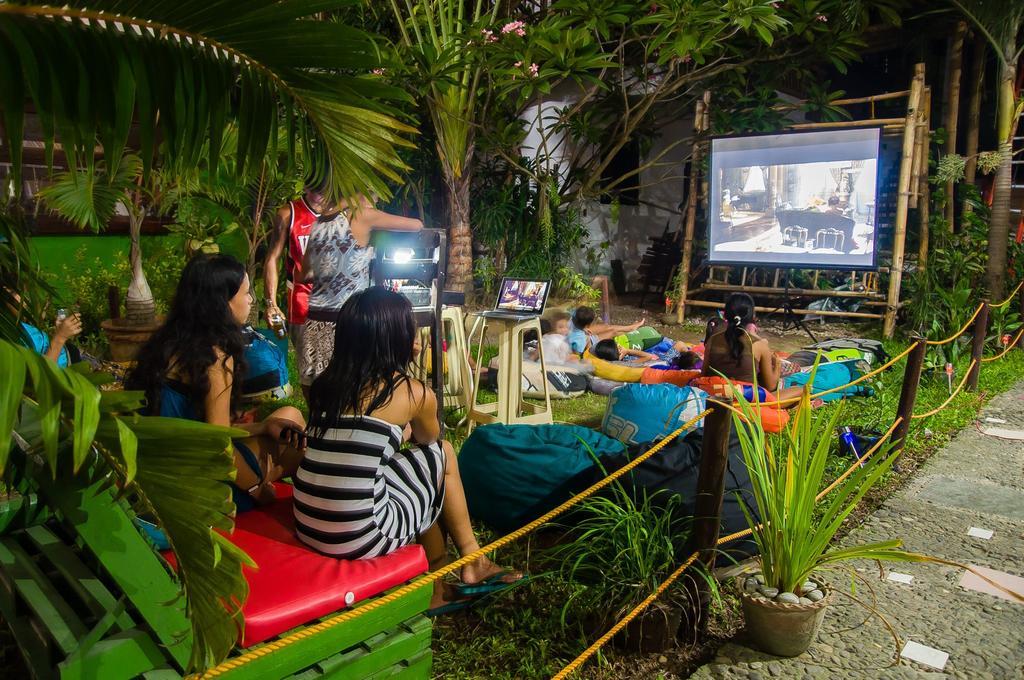 Jeepney Hostel And Kite Resort Balabag  المظهر الخارجي الصورة