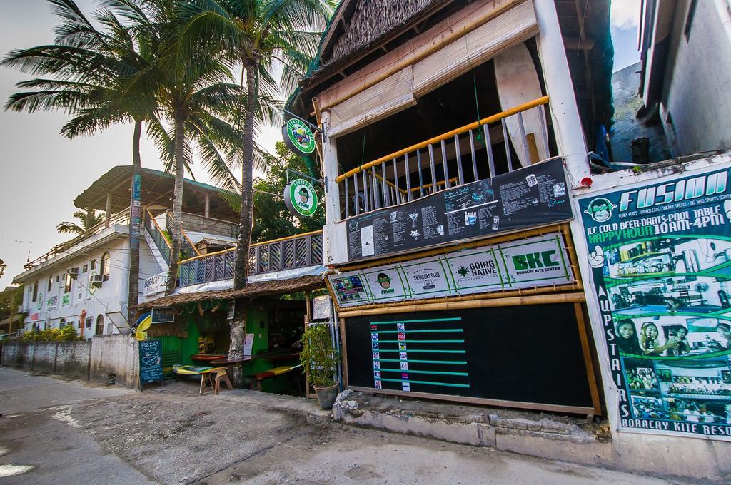 Jeepney Hostel And Kite Resort Balabag  المظهر الخارجي الصورة