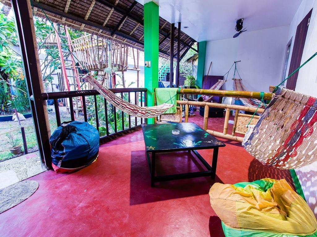 Jeepney Hostel And Kite Resort Balabag  المظهر الخارجي الصورة