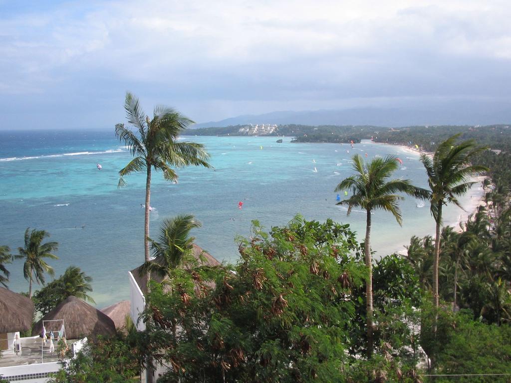 Jeepney Hostel And Kite Resort Balabag  المظهر الخارجي الصورة