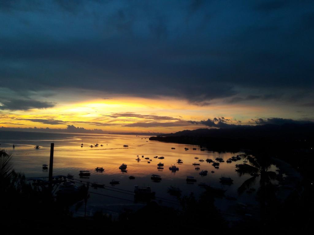 Jeepney Hostel And Kite Resort Balabag  المظهر الخارجي الصورة