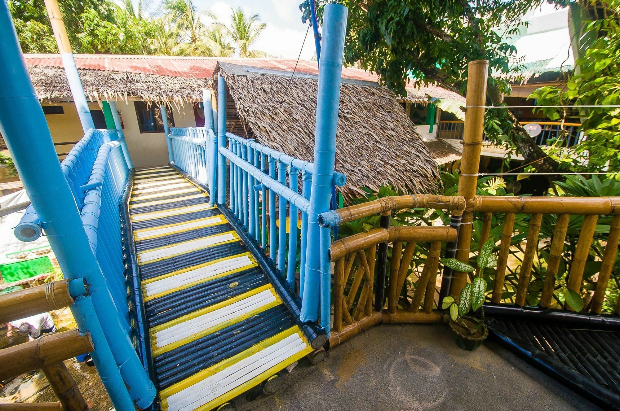 Jeepney Hostel And Kite Resort Balabag  المظهر الخارجي الصورة